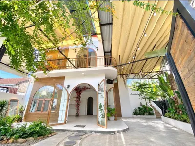 House for rent as café business model, 179m², Dien Khanh town — 2/10