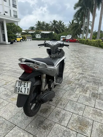 Honda Air Blade 2013 – 110cc Scooter, Grey, Excellent Condition — 5/6