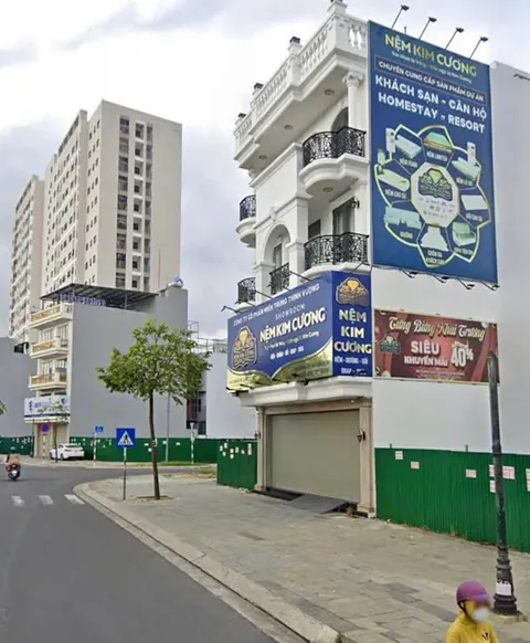 Street-front 4-storey house for rent on Thích Quảng Đức, South Nha Trang, 40M VND/month
