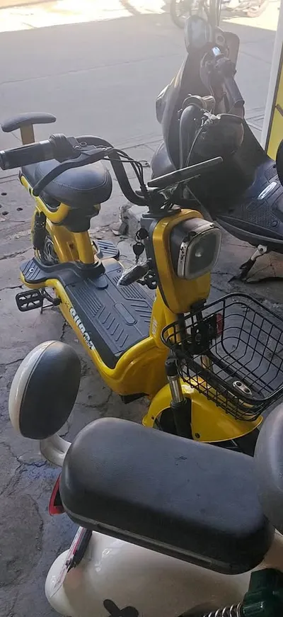 Two electric scooters for sale, 2.8M VND each