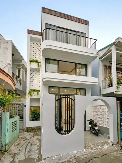 Bán nhà 3 tầng, hẻm Máy Nước, Nam Nha Trang, giá 5,5 tỷ VND