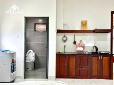 Furnished studio with balcony for rent near the beach, Pham Ngoc Thach, 8M VND/month — 4/6