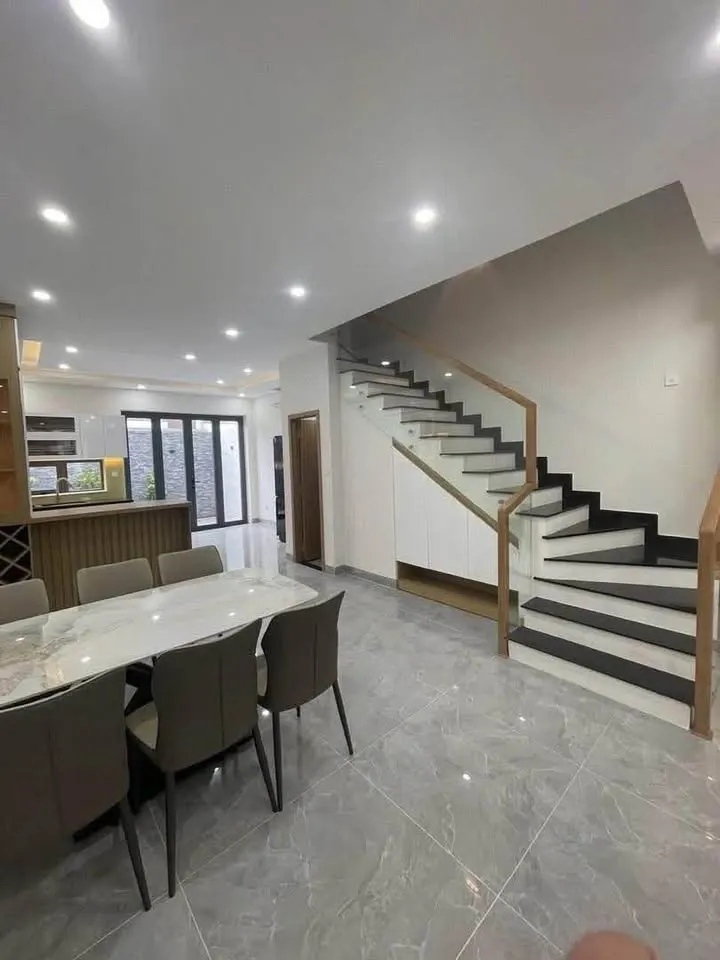 Whole house for rent in Mỹ Gia, 3 bedrooms, 32M VND/month — 3/10
