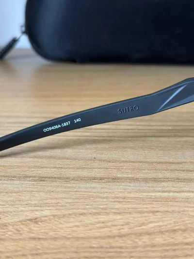 중고 Oakley 선글라스와 Apple Watch SE 2 판매 — 3/6