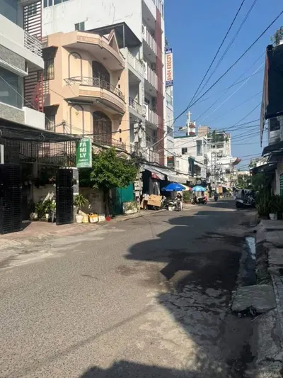2-storey house with two street frontages on Truong Dinh street for rent, 20M VND/month — 4/6