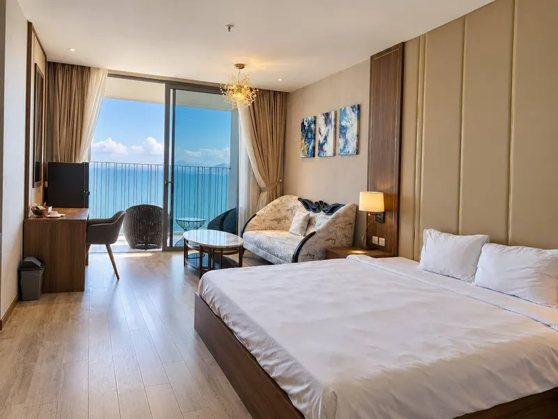 Căn hộ 45m² đầy đủ nội thất, có ban công nhìn ra biển, trung tâm thành phố — 7/8