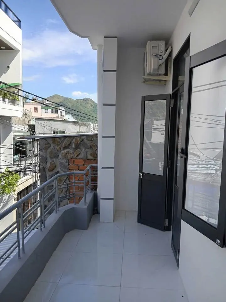 Furnished house near Hon Chong for rent, 10M VND/month — 7/10