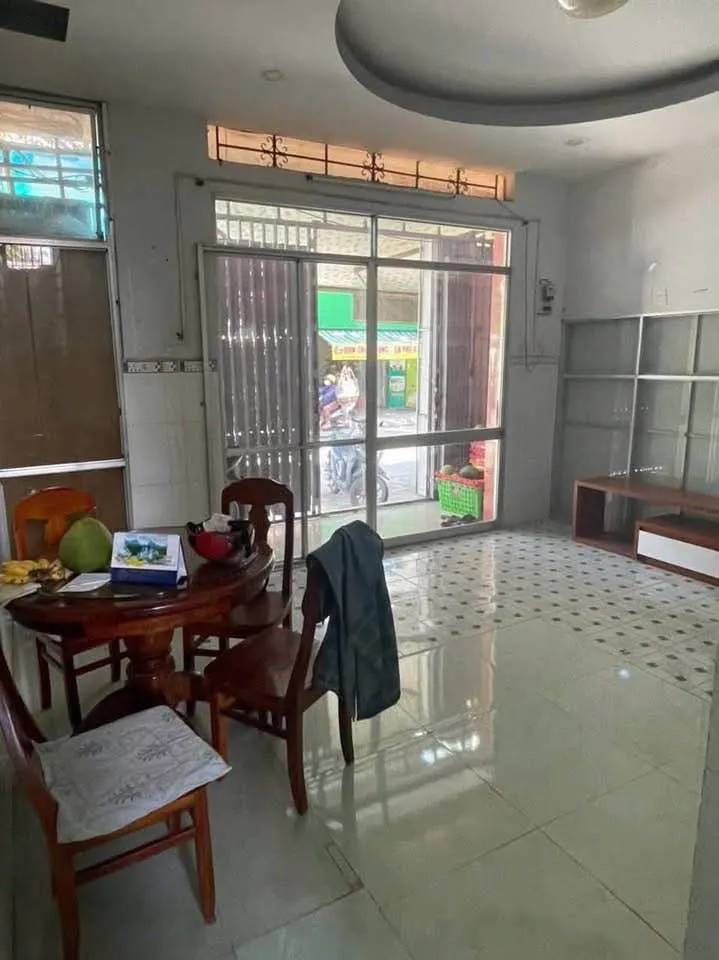 Street-front house for rent on Lương Định Của, 12M VND/month — 2/4