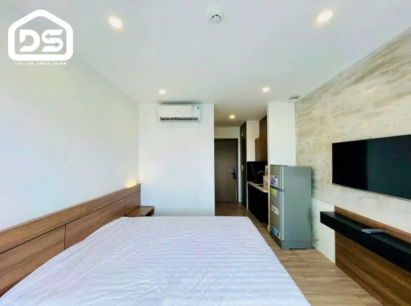 35 m² furnished apartment for rent on Nguyễn Thiện Thuật, city centre — 2/5