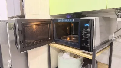 Samsung 23L microwave with shelf (bundle) — 3/5