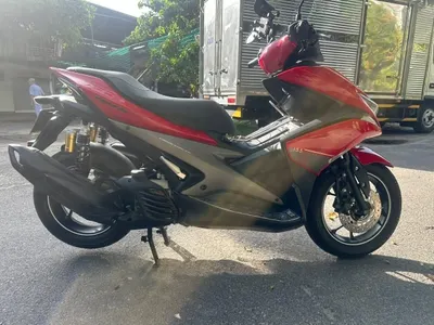 Yamaha NVX 155cc Scooter 2018 – Red and Black, Excellent Condition with Helmet and Accessories — 4/6