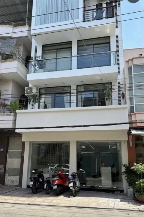 5-story building with rooftop terrace for rent near Co.opmart