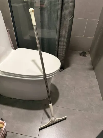 Household items bundle: vase, dustpan, squeegee and cleaning supplies — 4/9