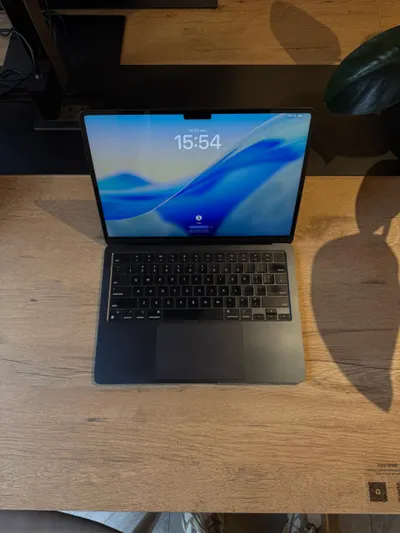 MacBook Air M2 13.6" (2022), Space Gray — 2/7