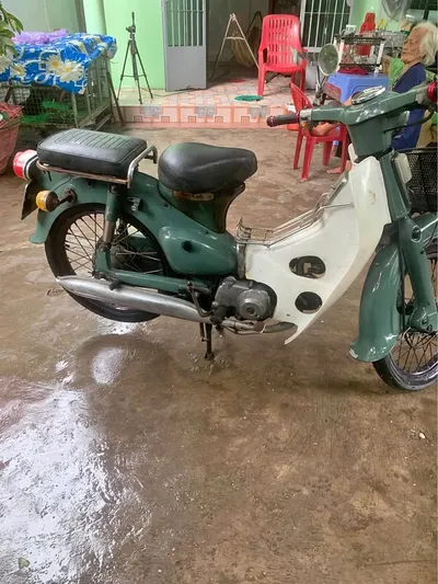 出售50cc踏板车，手续齐全，4.8百万越南盾