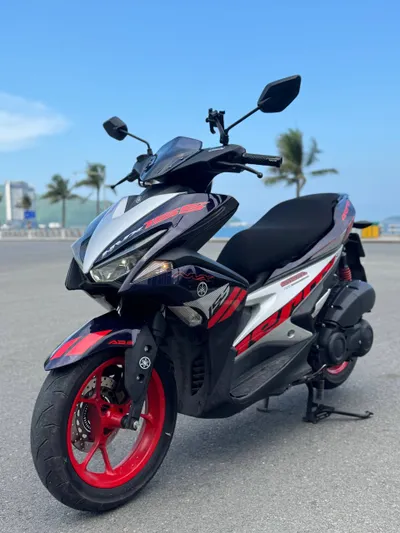 Yamaha NVX 155 motorbike (2017) for sale — 7/8