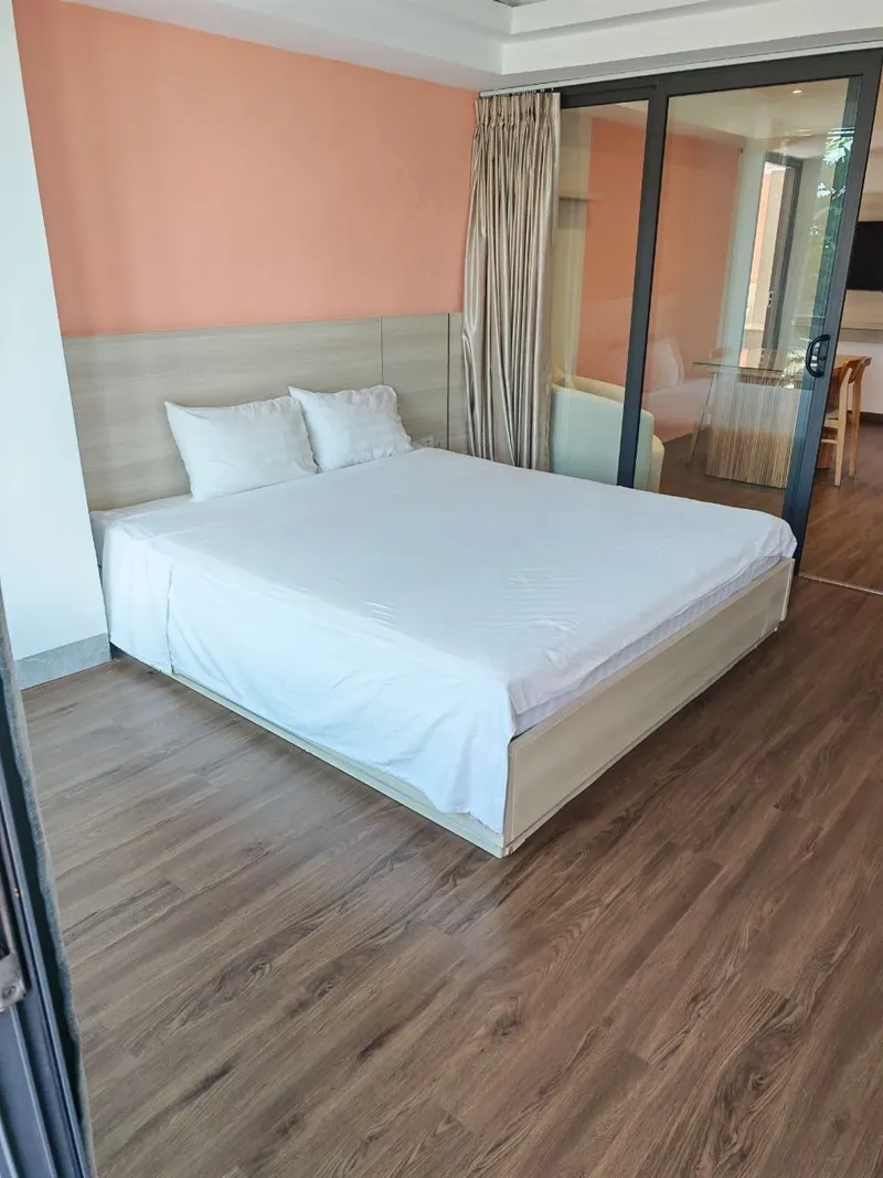 2-bedroom apartment for rent in city center with parking