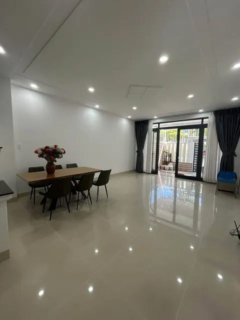 5-bedroom house for rent, southern Nha Trang, 400 m²