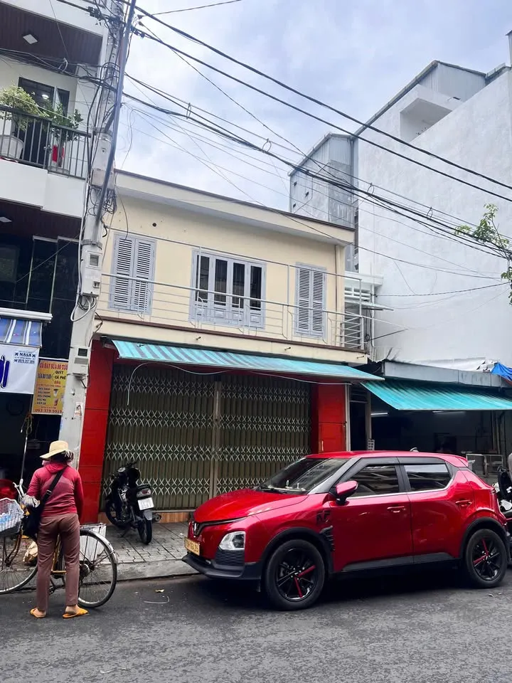Nhà 2 tầng kết hợp kinh doanh gần chợ Đầm, 15 triệu VND/tháng — 4/6