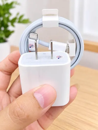 Bộ sạc nhanh 20W cho iPhone, 135.000 VND — 3/5