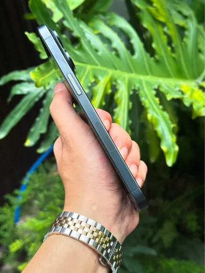iPhone 15 Pro Max 256GB Black Titanium (US import, used) — 7/9