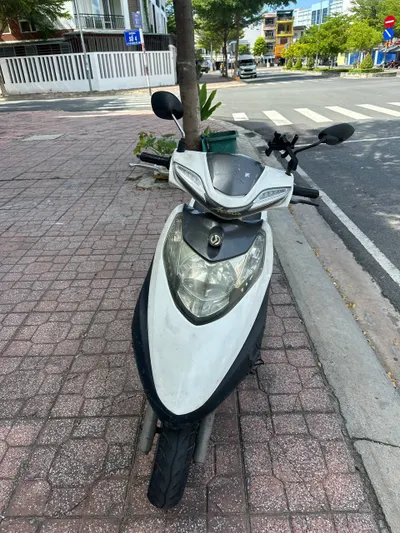 出售 Atilla 125 踏板车，附两顶头盔 — 2/8
