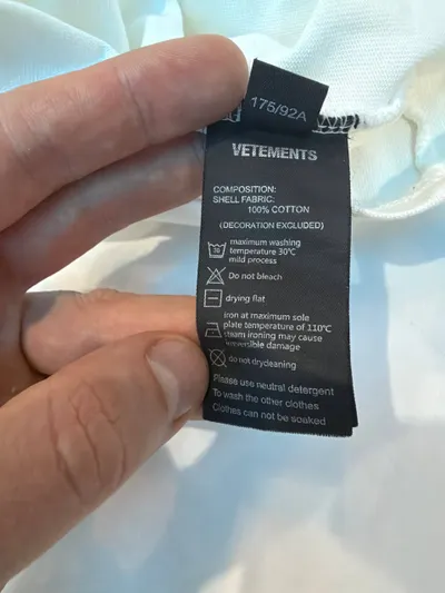 Áo phông VETEMENTS chính hãng, size L, đã qua sử dụng — 7/7