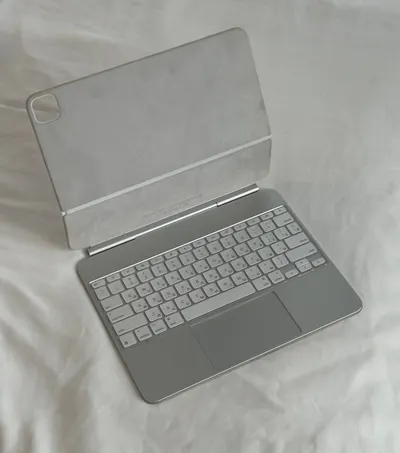 Original iPad Pro 13" keyboard, silver, used
