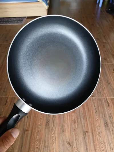 Raincoats, extension cord and frying pan for sale — 3/3