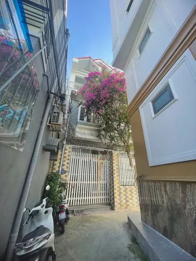 7-bedroom whole house for rent on Cao Van Be, 33M VND/month — 2/3