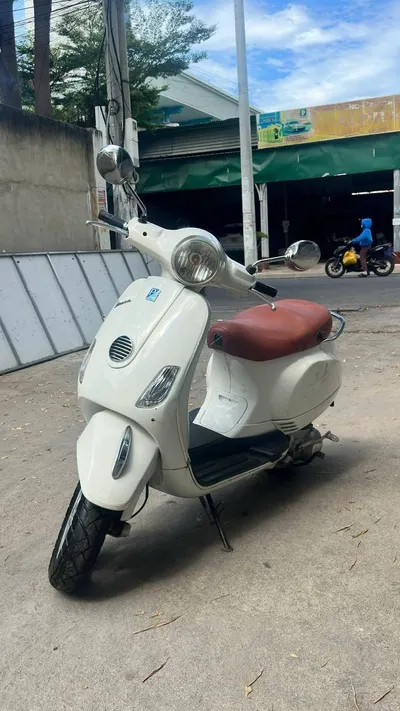 Vespa LX 125 Scooter 2010 – 7M VND — 2/5