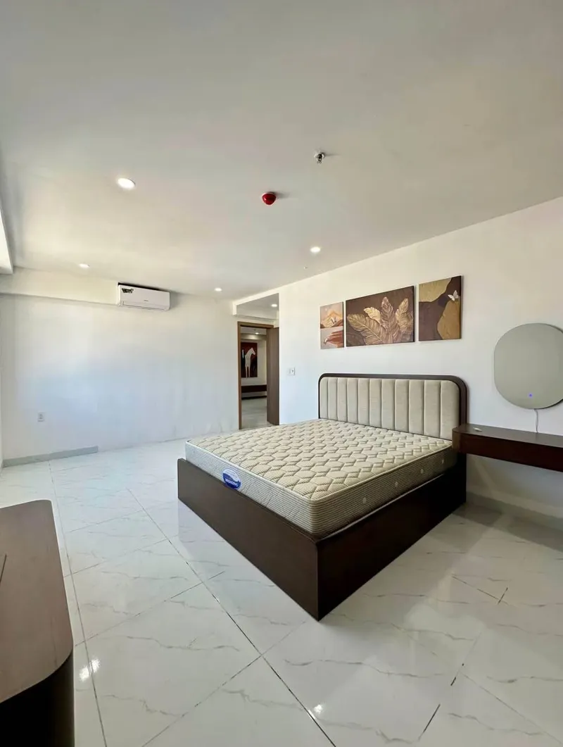 3-bedroom corner apartment in Napoleon, north Nha Trang — 7/8