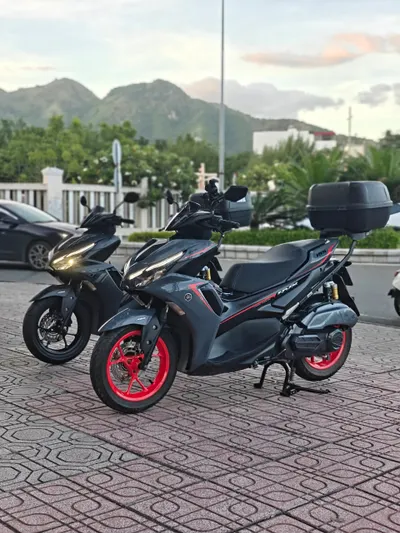 2 скутера Yamaha NVX V2 155cc 2022 на продажу — 2/12