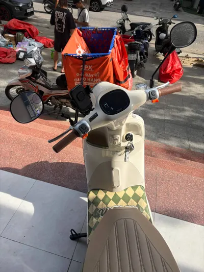 Yadea Ova retro electric scooter for sale — 5/5