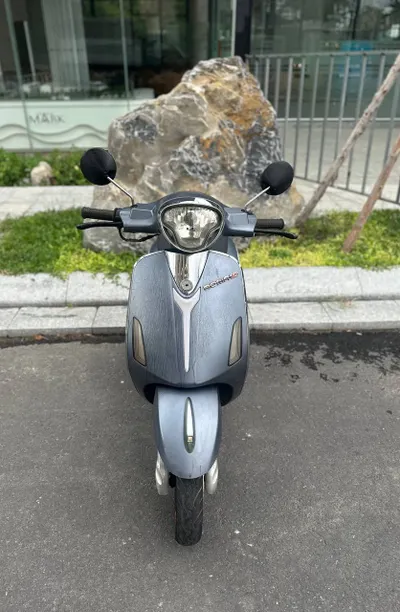 Roma SE 50cc Scooter – 2021, Disc Brakes, LED Lights — 2/4
