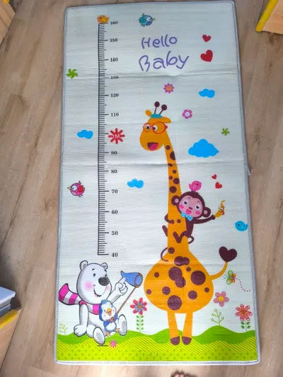 Multi-item sale: tennis racket, sterilizer, kids' high chair, blanket, and more — 7/7