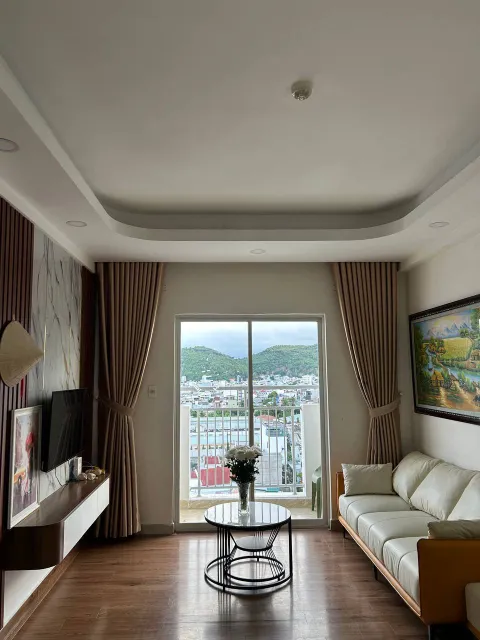 Corner 2-bedroom apartment with sea view, Hoàng Quân (Paradise Plaza)