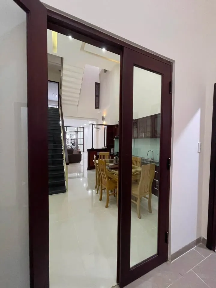 Cho thuê nhà 4 tầng trên đường Trần Khánh Dư, Nha Trang, 29 triệu VND/tháng — 2/10