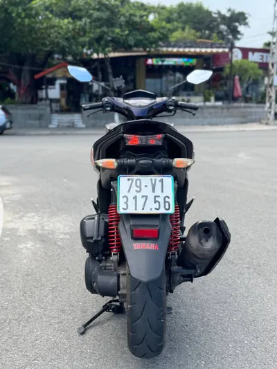 Yamaha NVX 155 motorbike (2017) for sale — 5/8