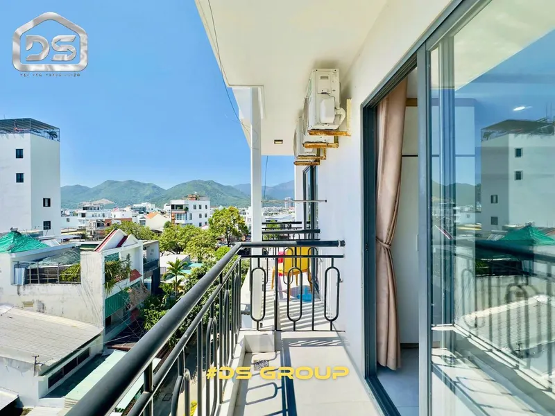 1-bedroom apartment with balcony on Ly Nam De