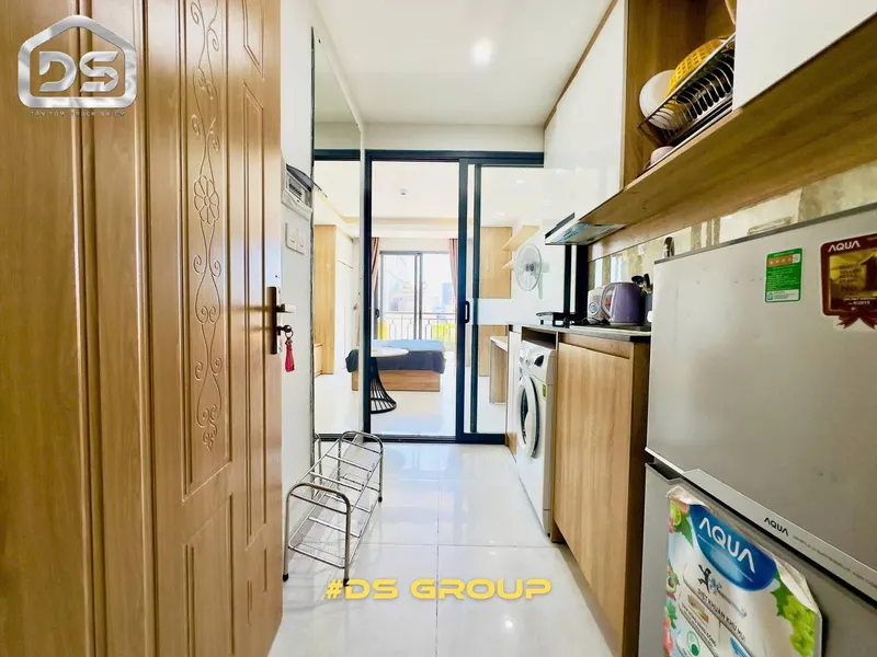 1-bedroom apartment with balcony on Ly Nam De