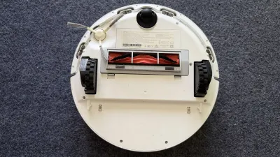 Xiaomi Robot Vacuum H40 with self-cleaning station