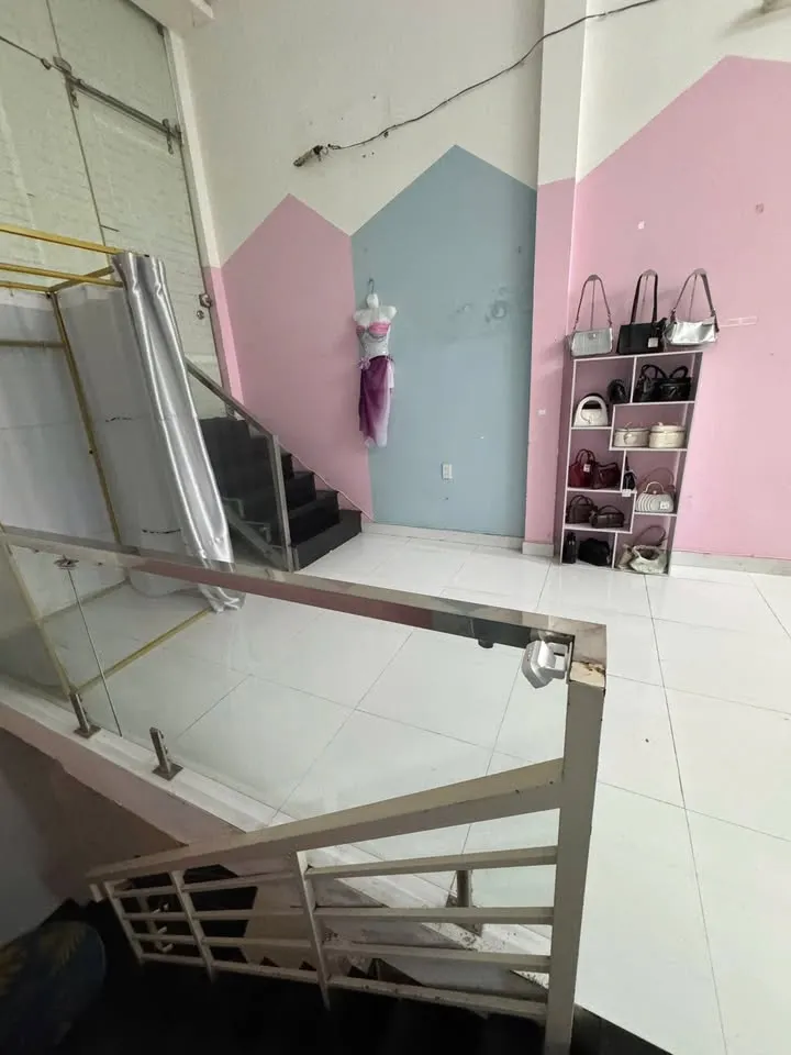 Street-front commercial house for rent on Đường 2/4, 20M VND/month — 7/10