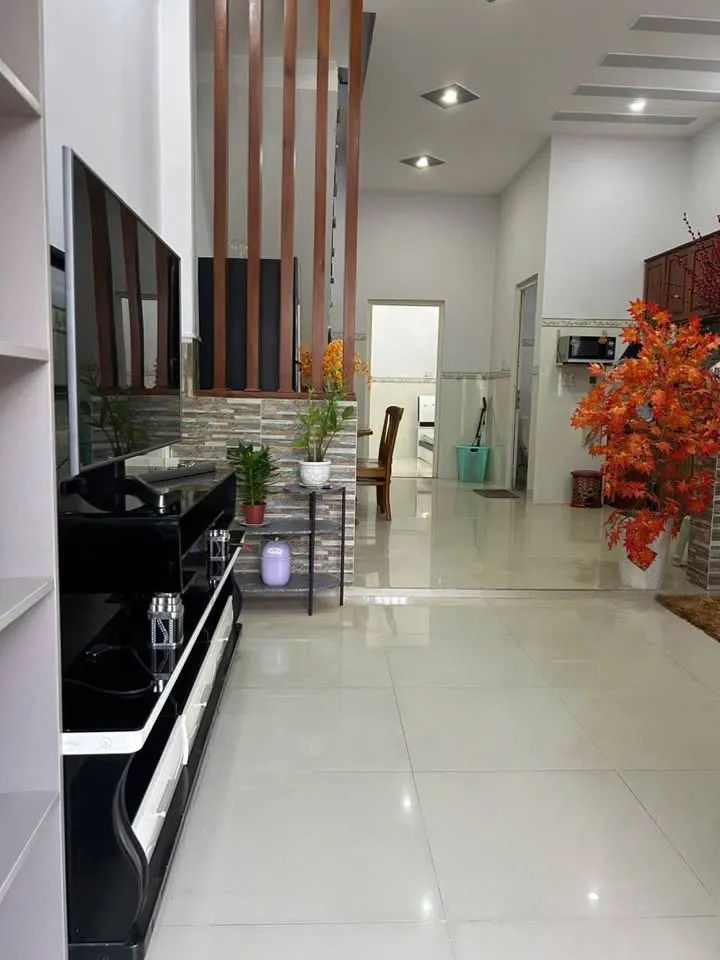 Cho thuê nguyên căn nhà ở phía bắc Nha Trang, 3 phòng ngủ, 16 triệu VND/tháng — 2/9