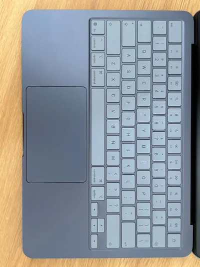 MacBook Pro 2025 128GB – New Condition with Apple Mouse & Accessories — 3/6