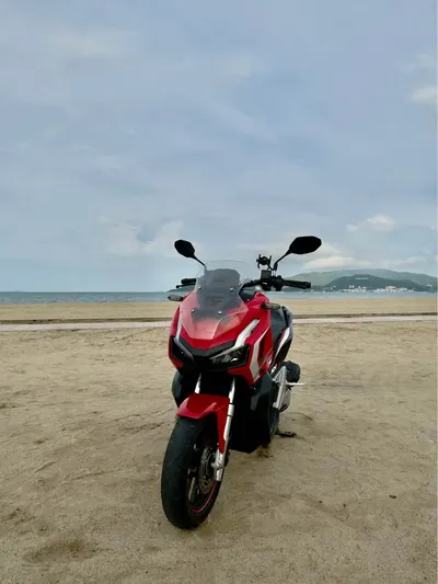 Honda ADV 150cc maxi-scooter for sale — 2/2