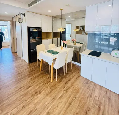 2-bedroom furnished apartment, Gold Coast North Tower — 3/5