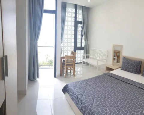 35 m² apartment with balcony and elevator for rent near Nguyễn Đức Cảnh