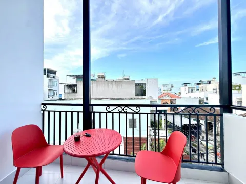 Furnished balcony apartment on Dong Nai Street, South Nha Trang, 10M VND/month