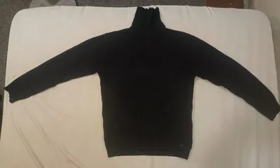 Winter clothing and blankets bundle for sale (8 items) — 4/8